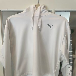 Girls Puma pullover, like new condition.